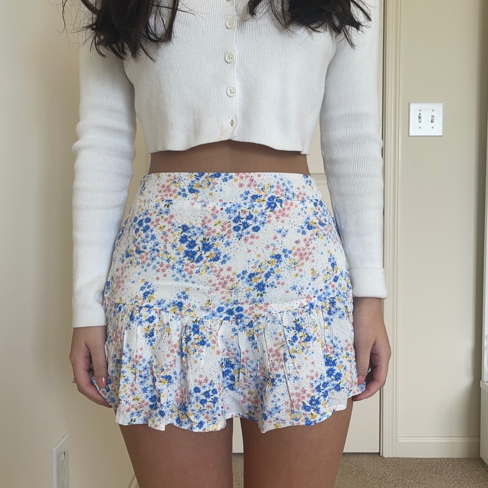 Forever 21 floral mini skirt